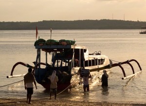 Unloading At Toyapakeh Nusa Penida W